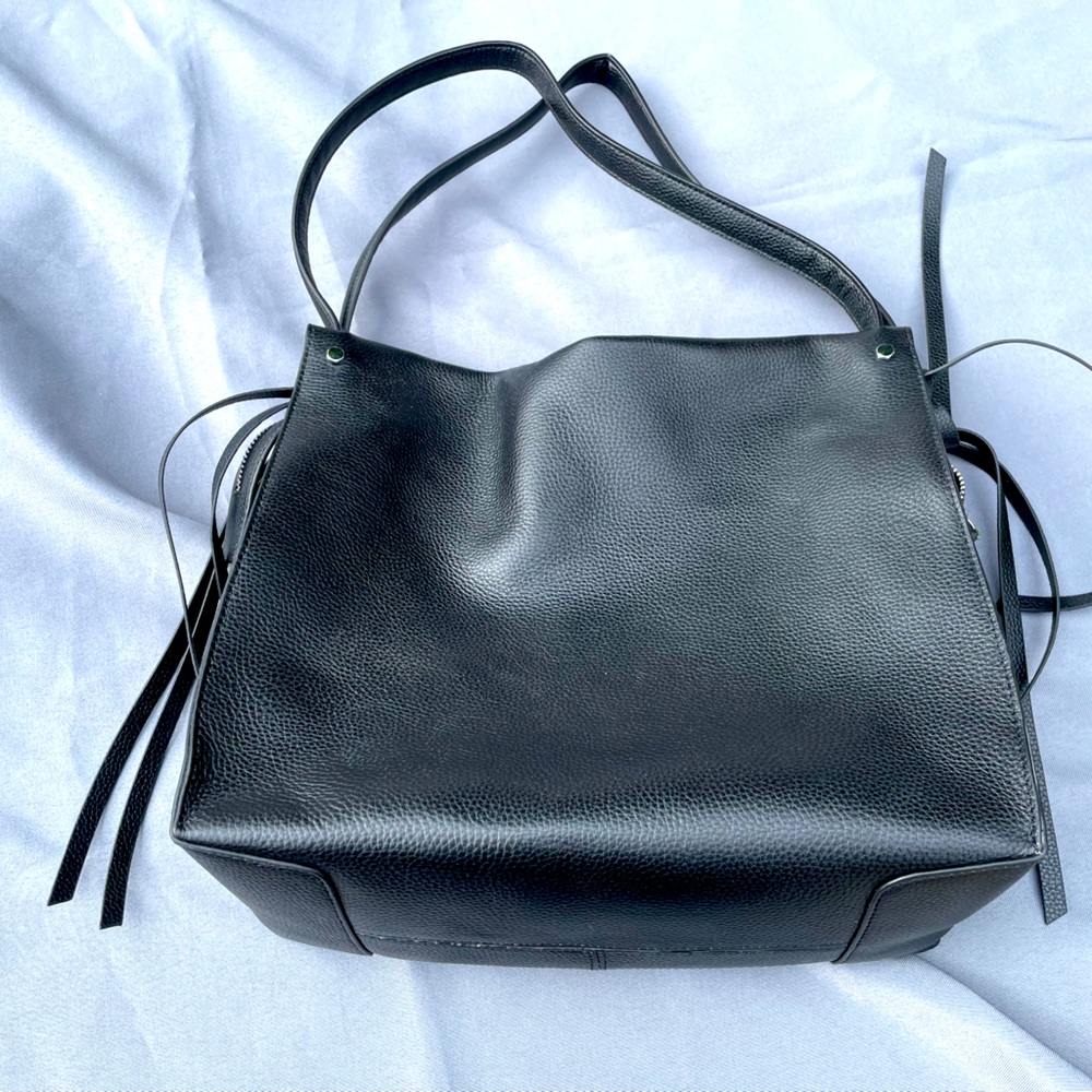 Kattee Leather Hand Bag - Black